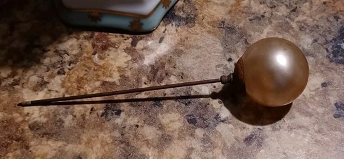 Vintage Nippon handbemalt Porzellan Hutnadel Halter 5" hoch mit 1 Hutnadel - Bild 2 von 7