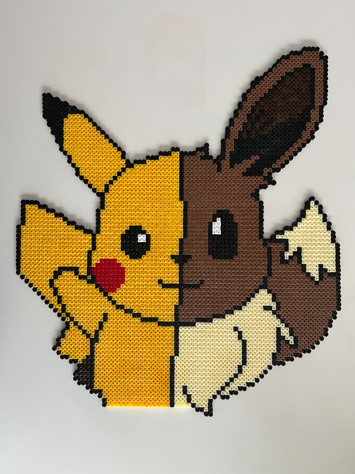 Perles à repasser Pokémon Pikachu et Évoli, l'idée cadeau d'anniversaire créative originale