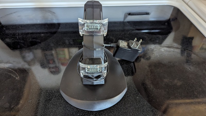 Energizer Dual Controller Charging Station for Xbox 360 with AC Adapter