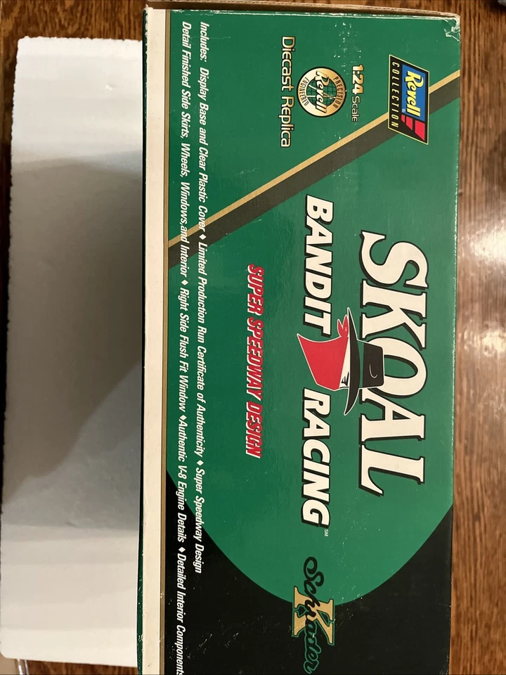 1997 Chevrolet Monte Carlo 1:24 Revell Skoal Bandit Ken Schrader NASCAR Diecast - Image 2 of 4