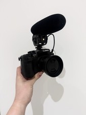 Panasonic Lumix GH3 + Sigma 19mm Lens + R�DE Microphone - Vlogging Kit