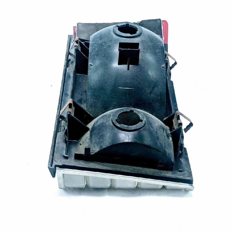 Conjunto de luz trasera izquierda para conductor Mopar 5207653 83-90 Plymouth Horizon LH OEM usado Foto 4 de 4