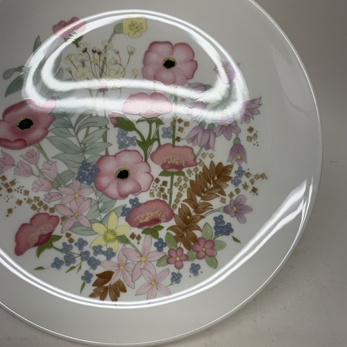 Plato de cena floral multicolor dulce prado Wedgwood años 70 de colección 9” - Imagen 7 de 11