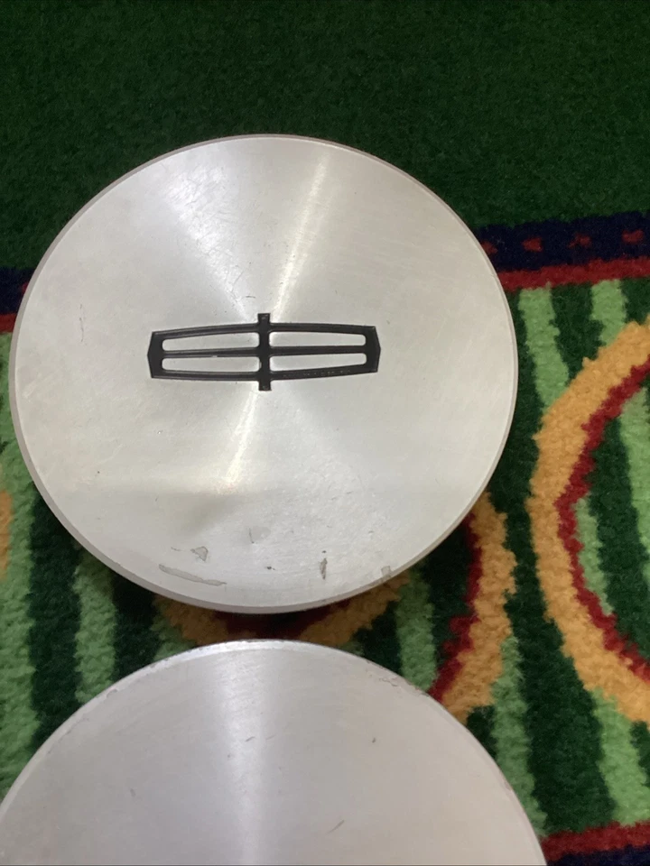 98 02 LINCOLN TOWN CAR CENTRO TAPACUBOS PARTE # F8VC-1A096-AA 6-1/2”OD 1 pieza Foto 3 de 4