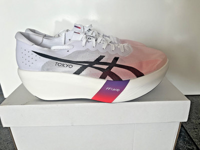 ASICS Metaspeed Ray - Gr. 41.5   NEU - Unisex Carbonschuh Laufschuh