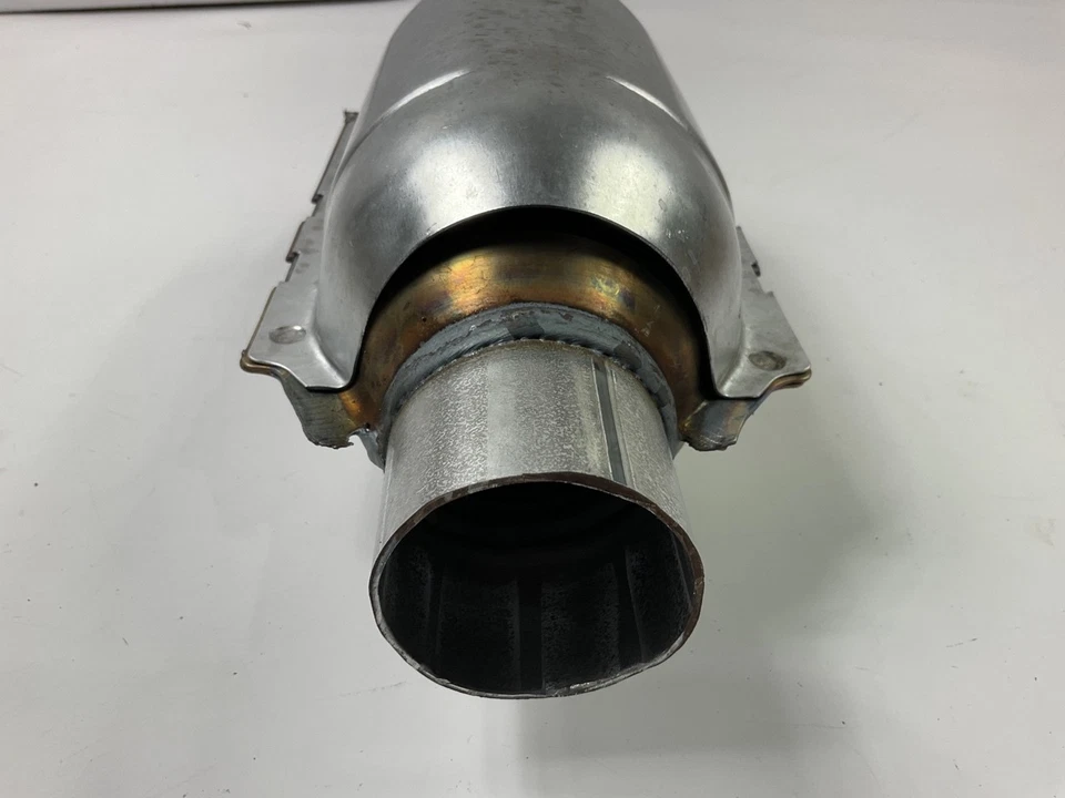 Walker EPA 15026 Universal Catalytic Converter 2" Inlet, 2" Outlet - Image 2 of 4