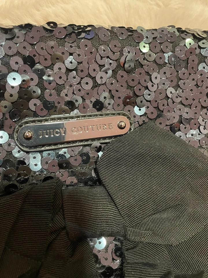 Bolso clutch vintage Juicy Couture negro de lentejuelas y terciopelo con bolsillos y lazo Foto 2 de 4