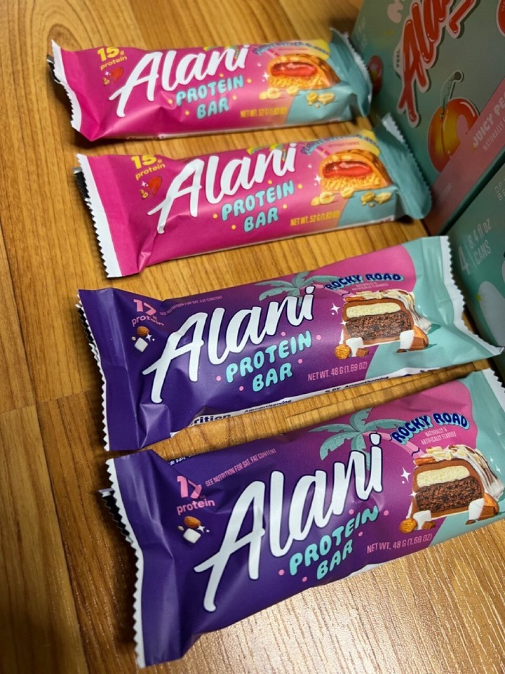 Alani Nu Snack Lot 8 PreWorkout Juicy Peach mini cans, Protein Bars