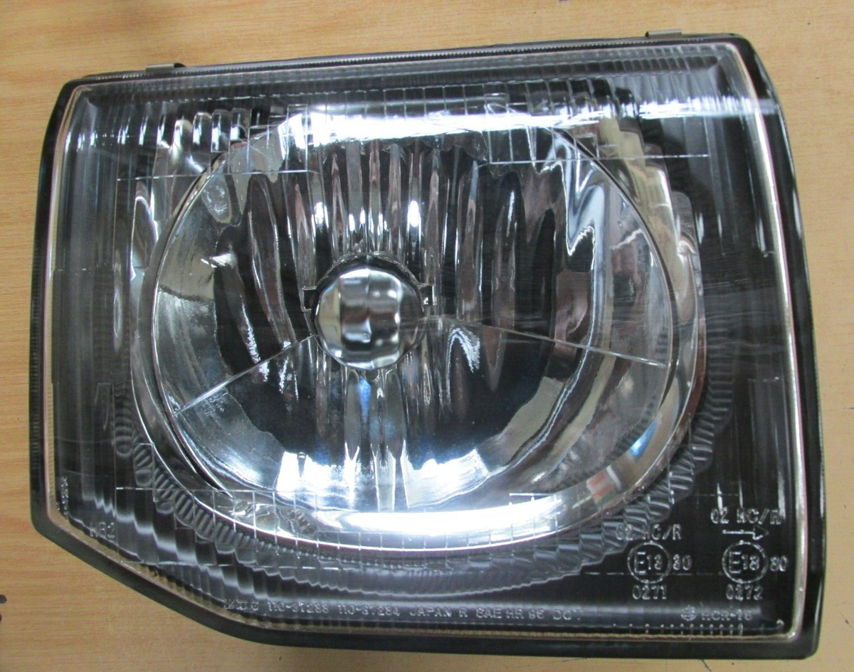 JDM Mitsubishi Pajero V45W Front RIGHT Crystal HeadLight JDM Mitsubishi Pajero V45W Front RIGHT Crystal HeadLight