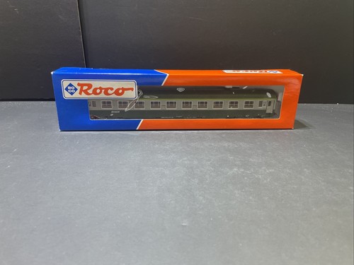 ROCO 45202 HO SNCF UIC B10 2ND CLASS COACH R.102