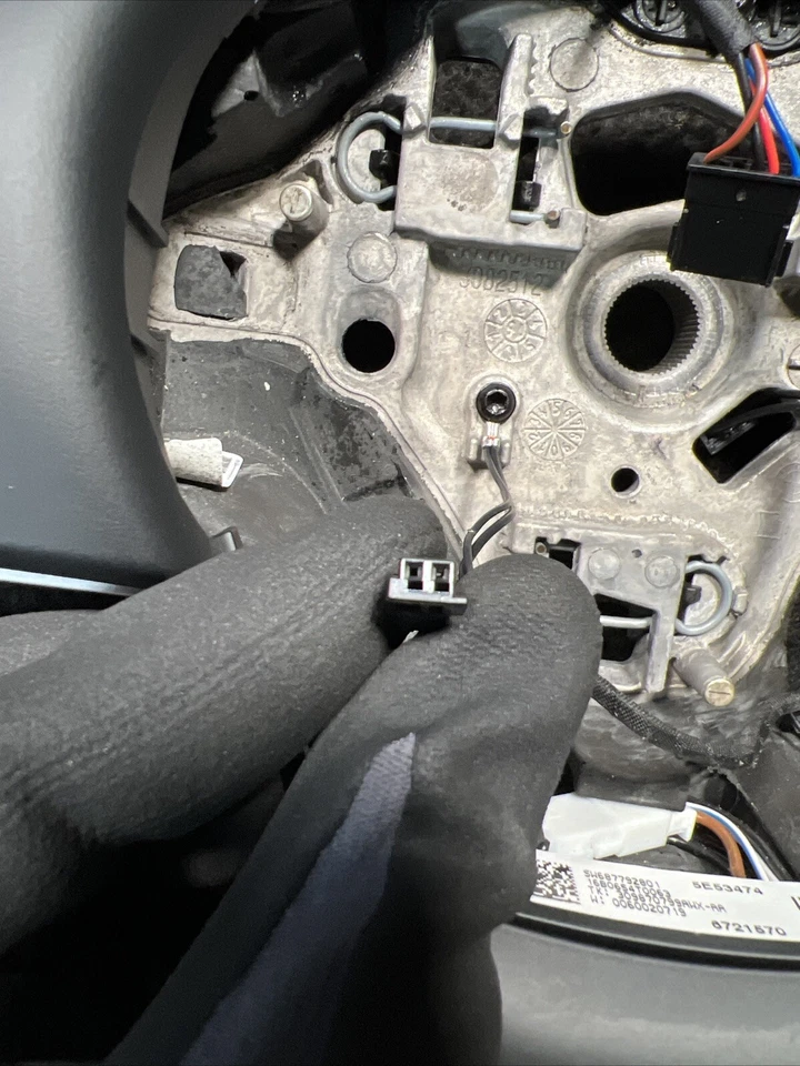 Volante BMW X1 2016 con controles OEM cuero negro Foto 4 de 4