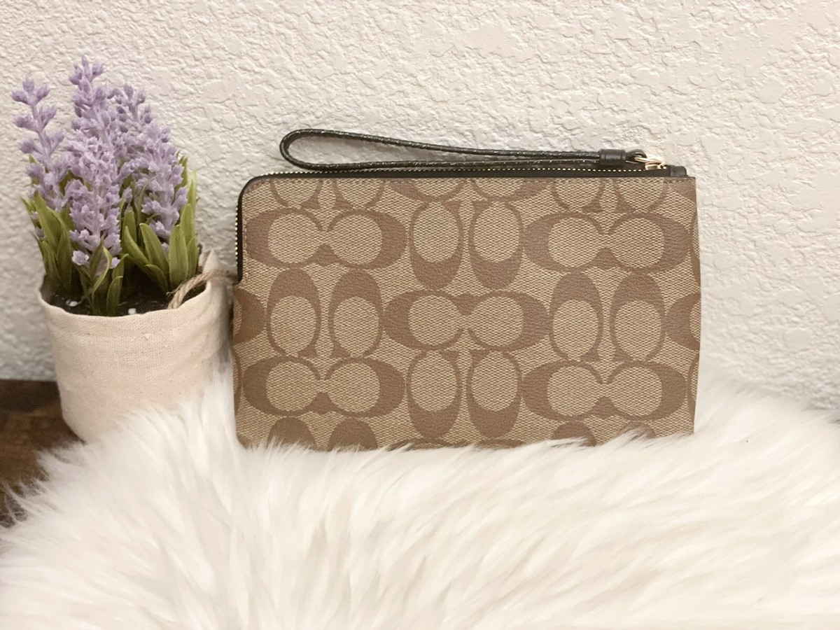 NWT Coach Large Corner Zip Wristlet In Signature Canvas With