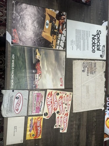 1970 CLUB KIT MAGAZINE Official Hot Wheels Membership Card Patch Plus Others