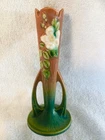 Vintage MCM ROSEVILLE POTTERY 995-7” WHITE ROSE DBL HANDLED BUD VASE tan & green