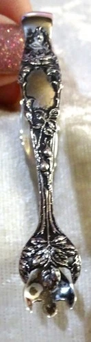 Reed & Barton Sterling Silver 3" Tongs Busy Pattern  .42 ounces