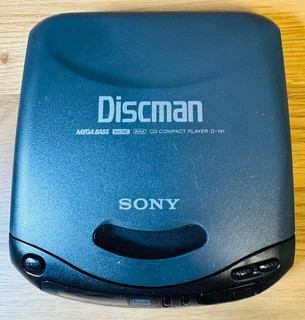 Sony Discman D 141 Mega Bass 1bit DAC AVLS CD Player tragbar – Sehr gut