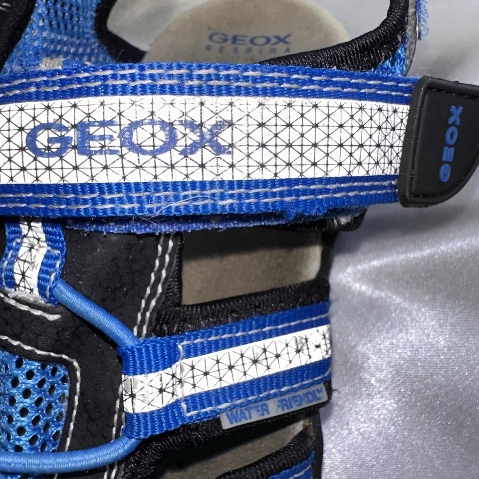 Sandalias GEOX Respira Big Kids exteriores negras azules niños talla 3,5 (US) 35 (EU)* Foto 2 de 4