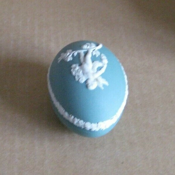 Wedgwood TEAL Jasper Small CUPID Summer EGG BOX Boxed ❤️