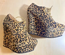 Delicacy Cheetah/Leopard print Lace-up Wedge Platform  Heels Women's size 8.5