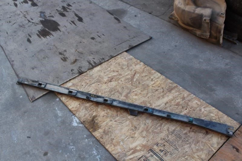 2014 2015 2016 2017 18 SUBARU FORESTER FALDA LADO CONDUCTOR MOLDEADO BASCULANTE Foto 2 de 4