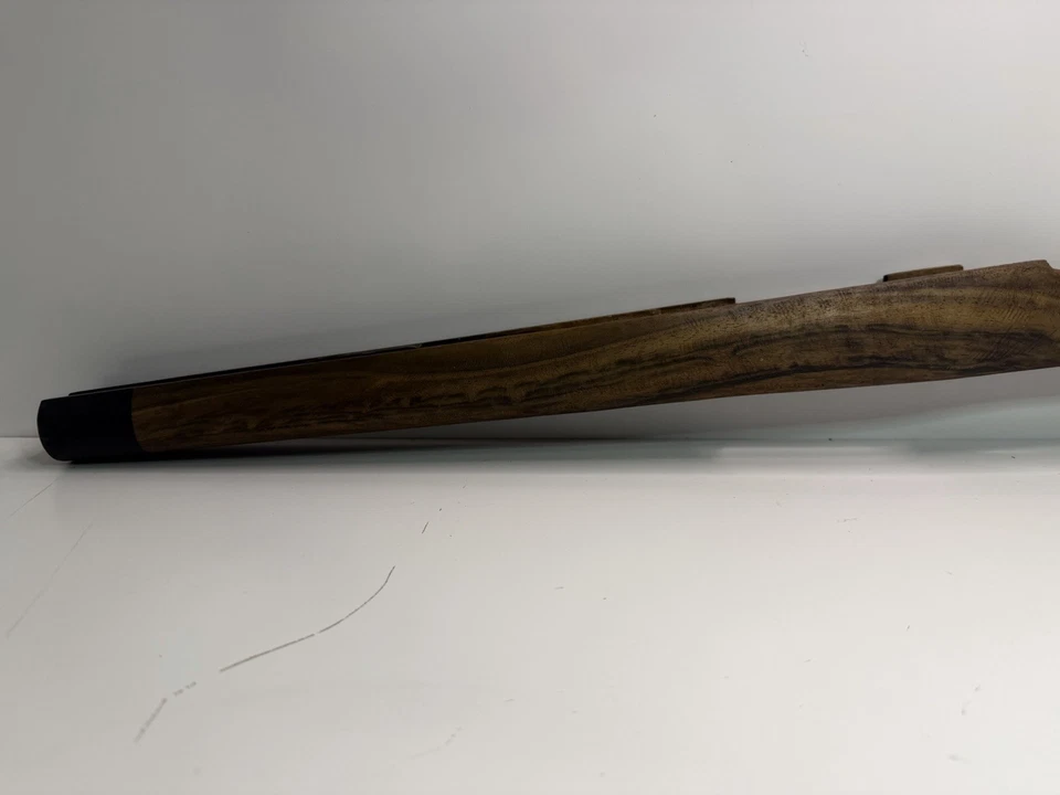 Pieza de muebles de madera vintage - 33" de largo - Almohadilla desaceleradora - Usada Foto 2 de 4