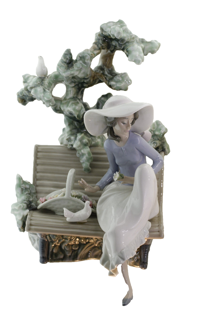 Lladro # 5365 Sunday in the Park Lady On Bench Figurine Lladro # 5365 Sunday in the Park Lady On Bench Figurine