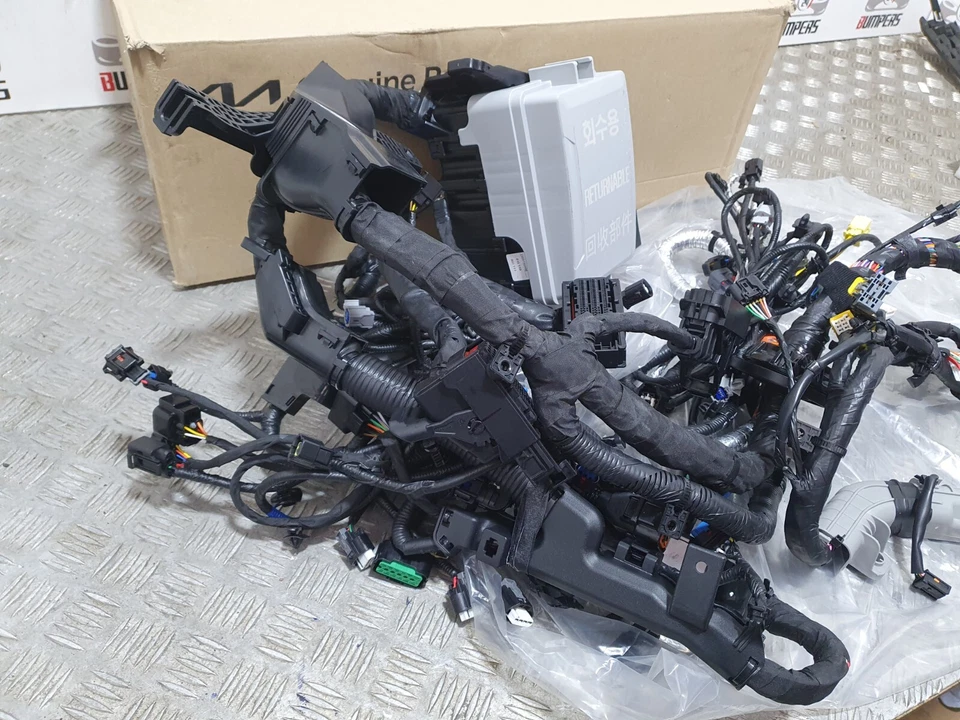 KIA RIO 2021 - 2025 MK4 (YB) 1.0L PETROL 5DR NEW ENGINE WIRING LOOM & FUSE BOX - Image 3 of 4
