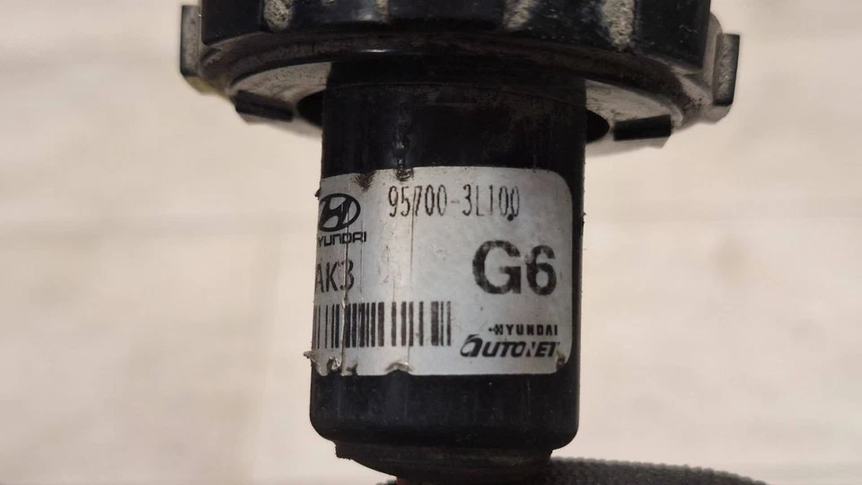 Hyundai Grandeur 2006 Parking PDC sensor 957003L100 SMI101832 - Image 3 of 4