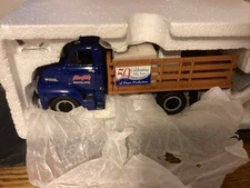 First Gear '1/34 Scale 53 Ford C.O.E Stake Body  Maytag Truck #19-3079 NEW