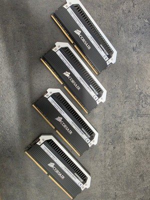 Corsair Dominator Platinum DDR4 32 GB (4×8 GB) 2666 MHz Kit