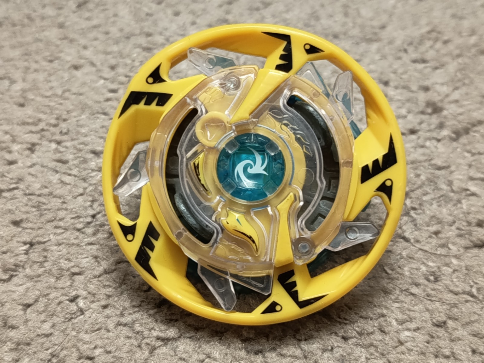 Worn Maximum Garuda G3 Beyblade HASBRO BURST EVOLUTION READ DESCRIPTION