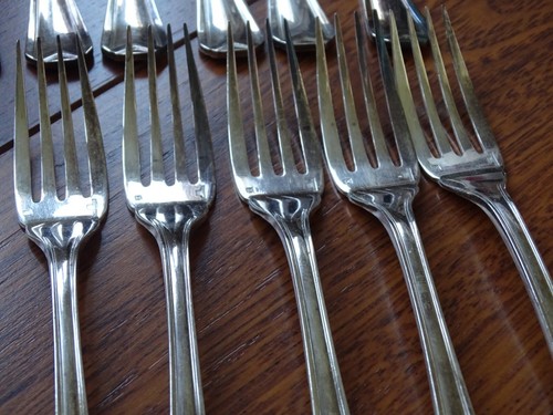 CHRISTOFLE ANCIEN SERVICE A POISSON 24 PCS metal argenté MODELE CHEVRON - Picture 9 of 11
