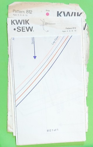 Kwik Sew 812 - Boy's swim trunks - Size 4 to 10 - UNCUT Paper Sewing Pattern - Picture 4 of 4