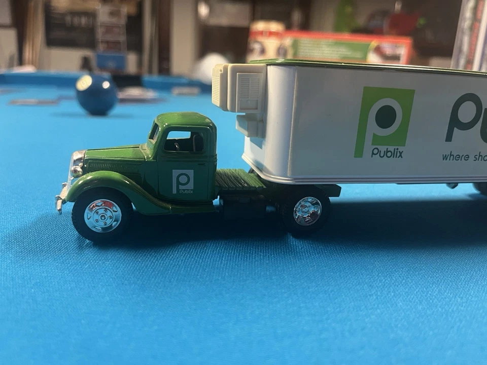 1989 Vintage Ertl ( Publix ) Toy Semi-tractor Trailer Truck 1/64 Scale - Image 4 of 4