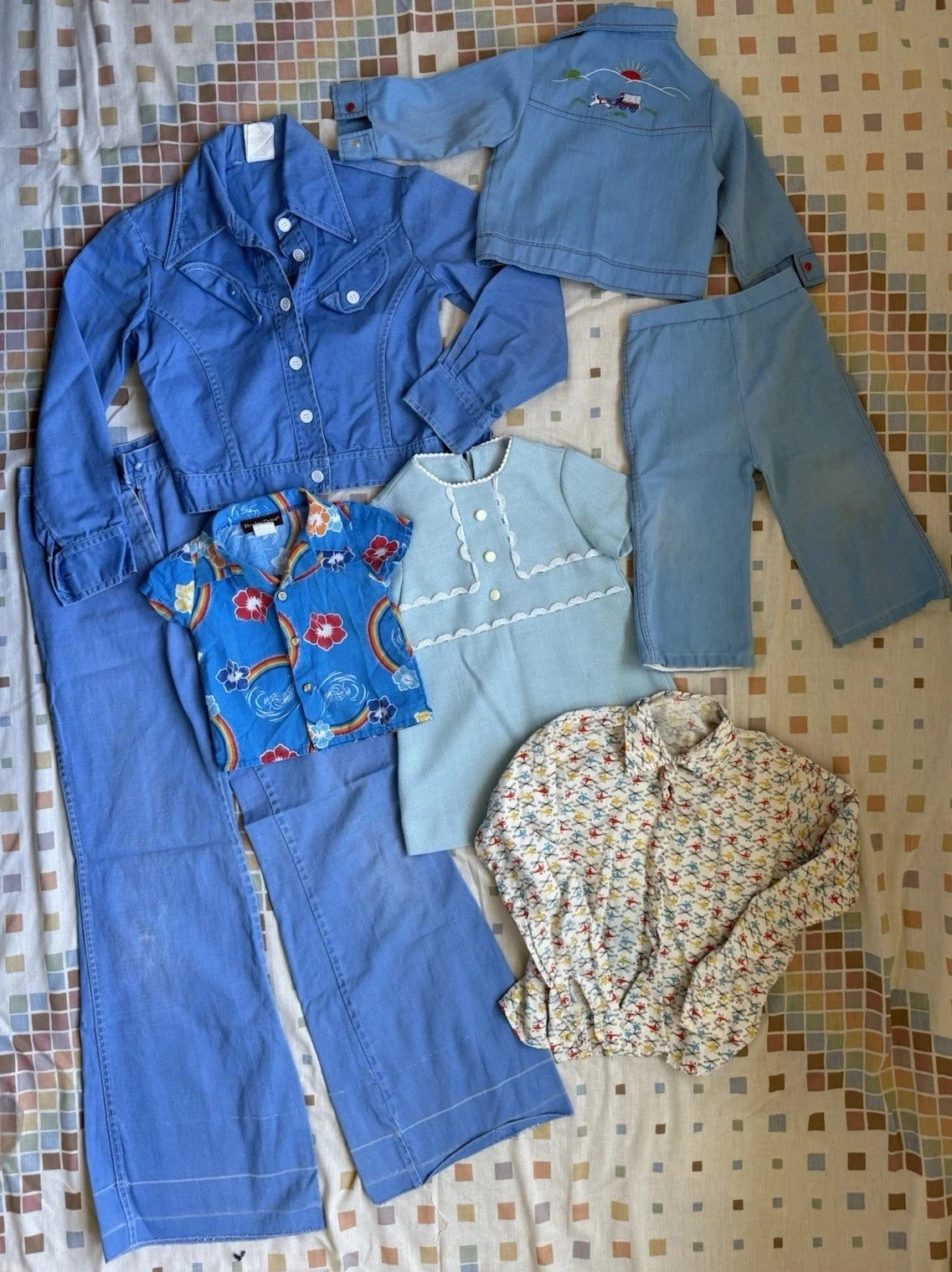 Vintage 1970s clothing lot baby toddler jrs, pants sets novelty print 8 pieces
Opens in a new window