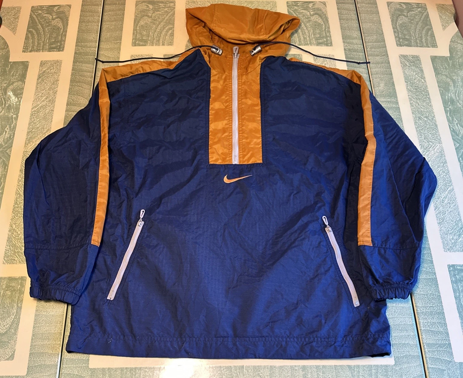 VTG Nike Lightweight Windbreaker Hooded Pullover Sz. Med Navy&Umber KUC
