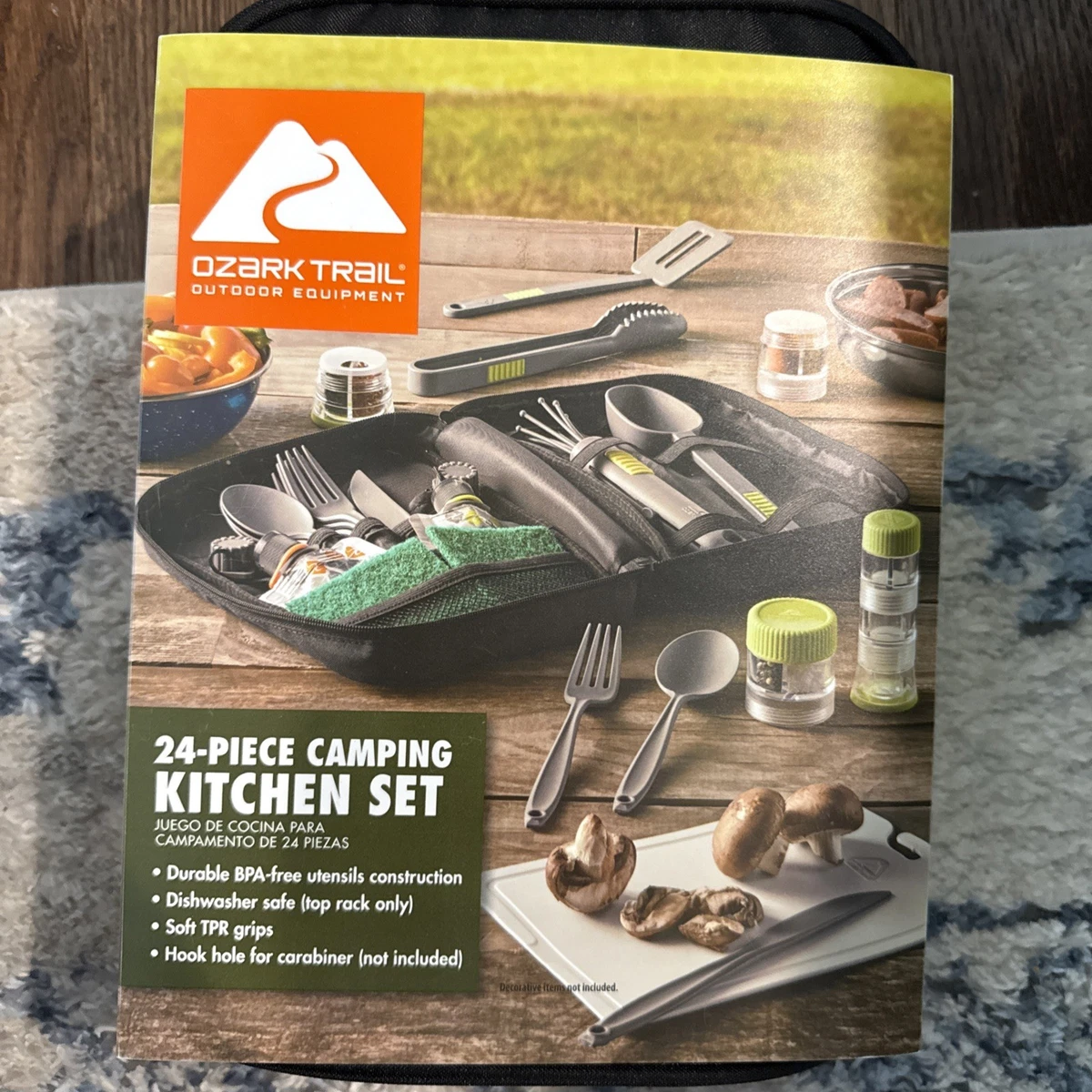 Ozark Trail Ensemble De Cuisine Camping 24 Pièces – Plastique Avec Sac Voyage, Gris