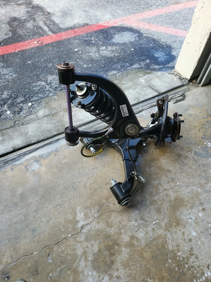 Suspensión delantera izquierda Toyota Tundra 2014 a 2021 Foto 2 de 4