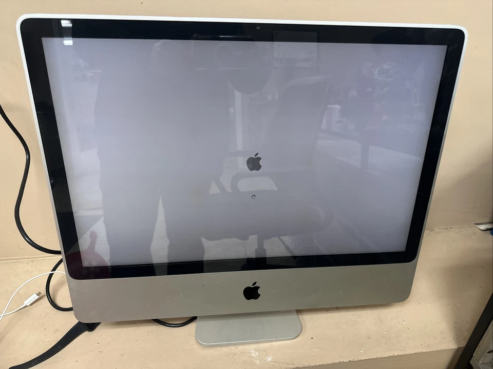 Apple iMac Core 2 Duo All In One Desktop 24" Monitor Model A1. USA - Image 2 of 4