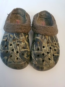 fleece lined crocs camo