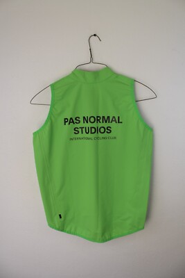 PAS NORMAL STUDIOS RAIN GILET XSサイズ Pas Normal Studios Shield Gilet New with tags Green Rain Vest