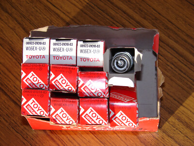 TOYOTA GENUINE Parts Denso Zündkerzen W16EX-U