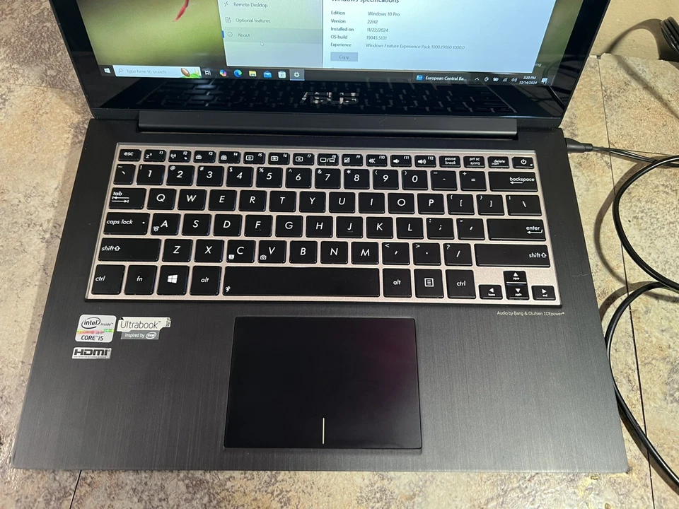 ASUS ZenBook Touch Screen UX31A Intel i5 3317U 13.3" 4GB RAM 128GB SSD READ - Image 2 of 4