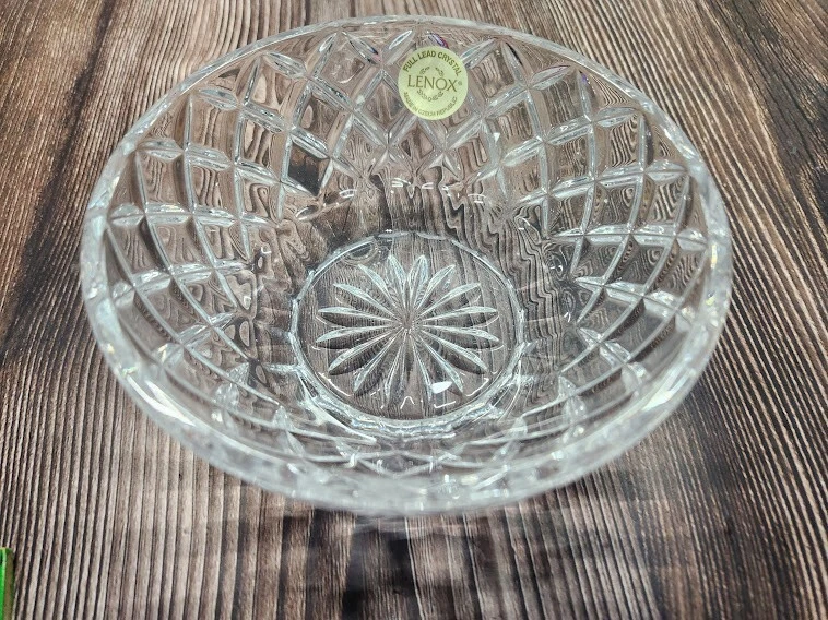 LENOX Crystal Diamond Bowl, Made in Czech Republic, Full Lead Crystal approx 5"  - Image 3 of 4