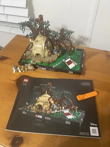 LEGO Star Wars: Dagobah Jedi Training Diorama (75330) - Disassembled