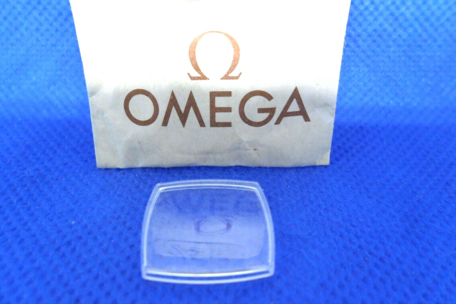 Verre plexiglas Omega PN2103 neuf d'époque pour montre vintage 17,65 mm