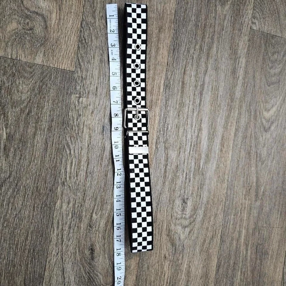 Cinturón a Cuadros Blanco y Negro - Y2K Patinador Emo Grunge Punk Accesorio Foto 2 de 4