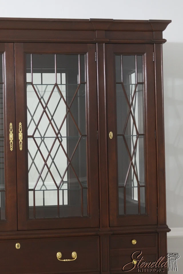 55501EC: Gabinete de China HARDEN 4 puertas con frente roto de cerezo macizo Foto 2 de 4