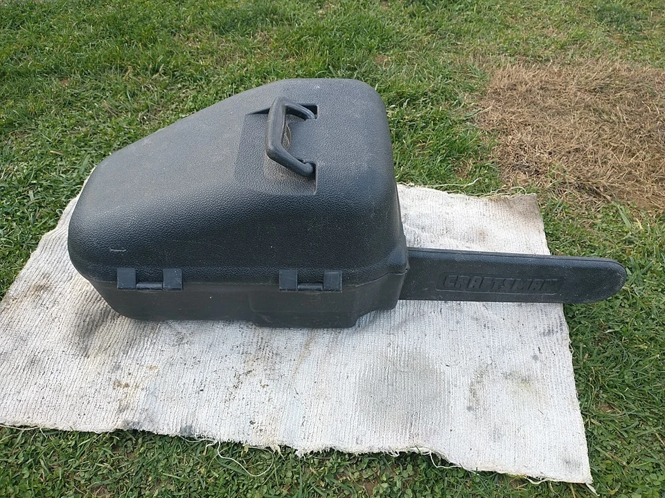 Craftsman 16" 36cc CHAINSAW With Case FOR PARTS OR REPAIR - Image 4 of 4