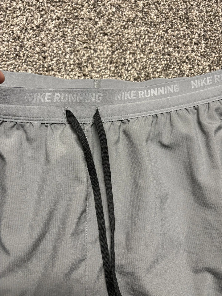 Pantalones Cortos para Correr Nike Para Hombre Grandes Gris Dri-FIT Forrados Cremallera Bolsillo Atléticos DM4757 Foto 4 de 4